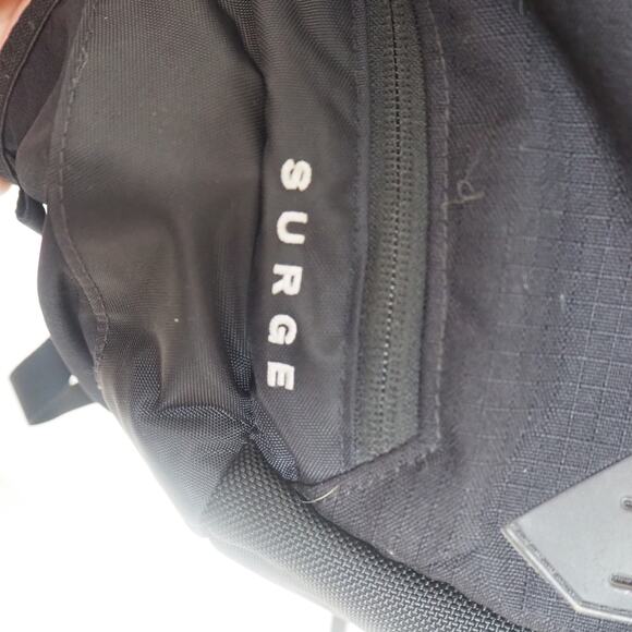 The North Face Black Surge Commuter Laptop Backpack FlexVent - Picture 9 of 9